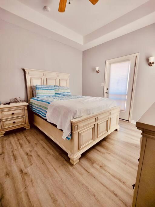 Sunny Delight - Sleeps 10 - Generous Space! Bolivar Peninsula Ngoại thất bức ảnh